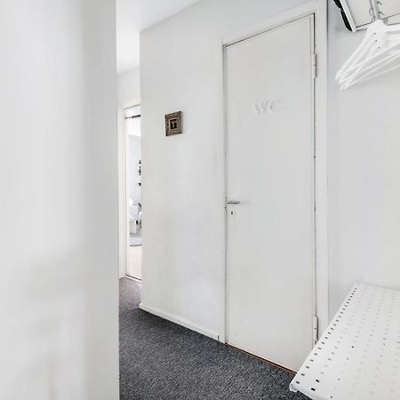 Wehost Spacious Studio Near Metro Kallio Helsinki Exterior photo